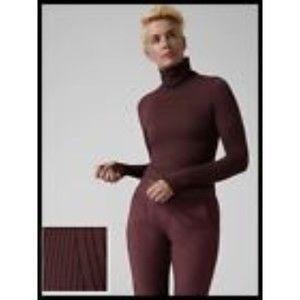 Athleta Women's Flurry Endeavor Turtleneck Size Small /Decadent Chocolate